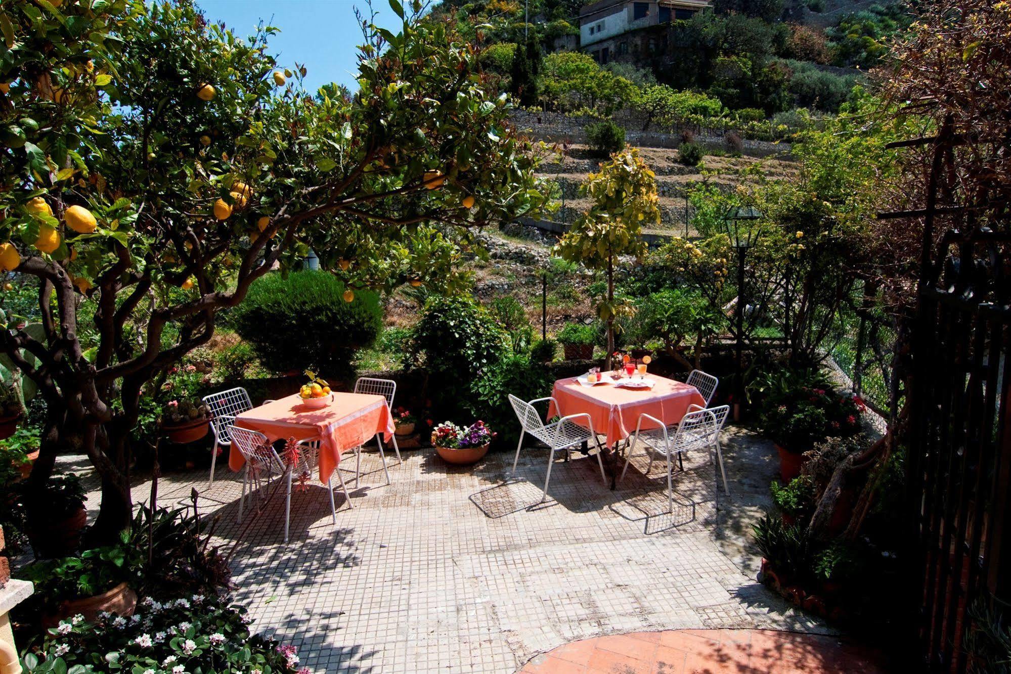 B&B U Palmentu Taormina Exterior foto